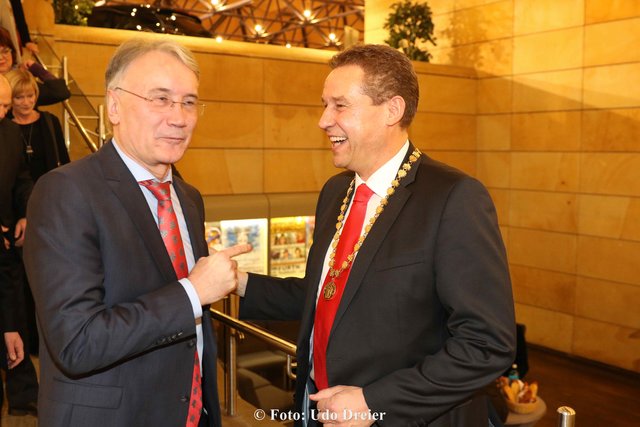 Rund 1.000 Gäste aus Politik, Wirtschaft, Kultur, von Vereinen und Verbänden waren der Einladung zum Jahresgespräch 2017 der Stadt Fürth gefolgt. | Foto: Udo Dreier