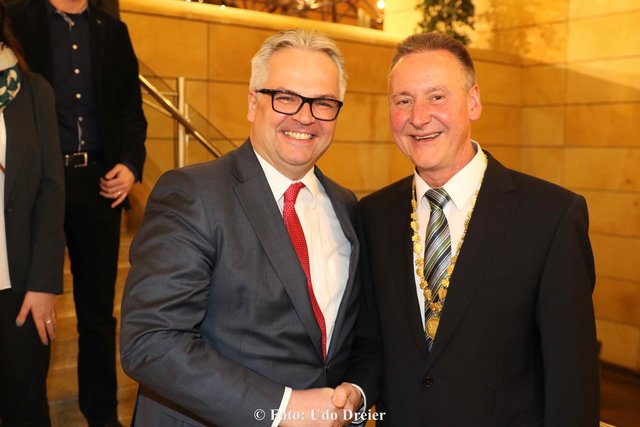 Rund 1.000 Gäste aus Politik, Wirtschaft, Kultur, von Vereinen und Verbänden waren der Einladung zum Jahresgespräch 2017 der Stadt Fürth gefolgt. | Foto: Udo Dreier