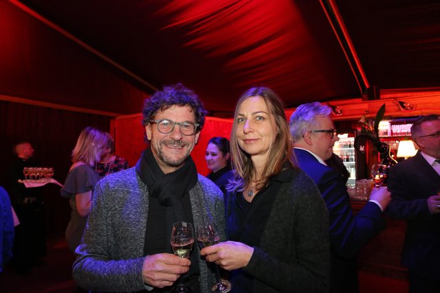 Kabarettist Bernd Regenauer mit Lebensgefährtin Beate. | Foto: JRB
