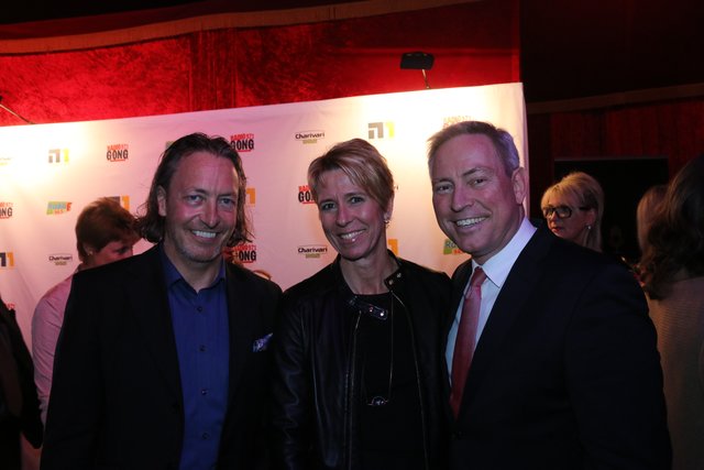 IHK-Hauptgeschäftsführer Markus Lötzsch (r.) mit Ehefrau Katharina und Dehoga-Vizepräsident Thomas Förster, Bratwurst Röslein. | Foto: JRB