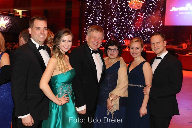    Foto: Udo Dreier - 11.02.2017 - Nürnberg - Meistersingerhalle - Ball der Union - CSU-Ball mit Staatsminister Dr. Markus Söder und Stargast Vicky Leandros und Band - 