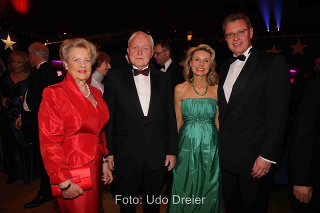    Foto: Verena Dreier - 11.02.2017 - Nürnberg - Meistersingerhalle - Ball der Union - CSU-Ball mit Staatsminister Dr. Markus Söder und Stargast Vicky Leandros und Band - 