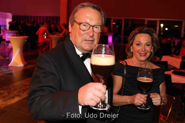   Foto: Udo Dreier - 11.02.2017 - Nürnberg - Meistersingerhalle - Ball der Union - CSU-Ball mit Staatsminister Dr. Markus Söder und Stargast Vicky Leandros und Band - 