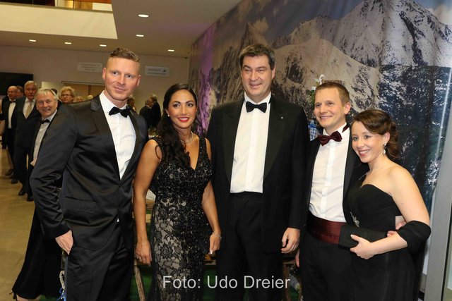    Foto: Udo Dreier - 11.02.2017 - Nürnberg - Meistersingerhalle - Ball der Union - CSU-Ball mit Staatsminister Dr. Markus Söder und Stargast Vicky Leandros und Band - 