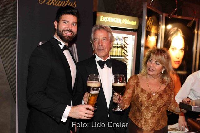    Foto: Udo Dreier - 11.02.2017 - Nürnberg - Meistersingerhalle - Ball der Union - CSU-Ball mit Staatsminister Dr. Markus Söder und Stargast Vicky Leandros und Band - 