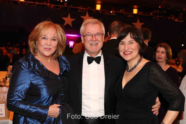    Foto: Udo Dreier - 11.02.2017 - Nürnberg - Meistersingerhalle - Ball der Union - CSU-Ball mit Staatsminister Dr. Markus Söder und Stargast Vicky Leandros und Band - 