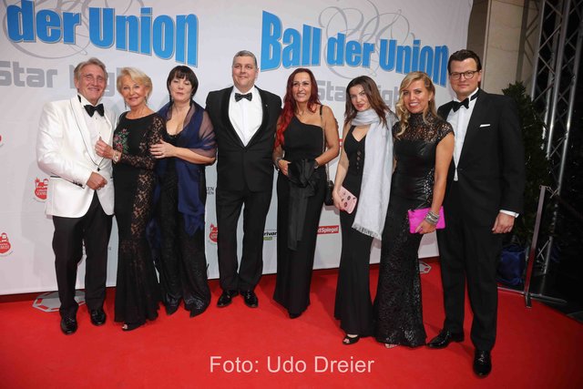    Foto: Verena Dreier - 11.02.2017 - Nürnberg - Meistersingerhalle - Ball der Union - CSU-Ball mit Staatsminister Dr. Markus Söder und Stargast Vicky Leandros und Band - 