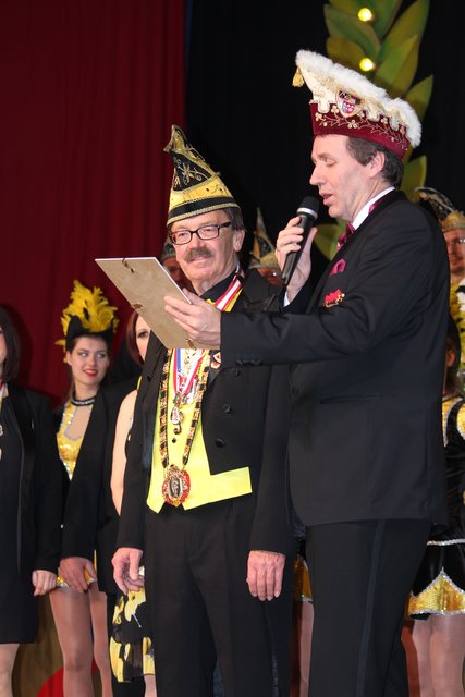 Verleihung des Goldenen Till von Franken in Anerkennung seiner Verdienste um die fränkische Fastnacht an Reiner Noack (Präsident Dresdensia) durch Marco Anderle, Vizepräsident Fastnachtsverband Franken. | Foto: KG Dresdensia e.V. Nürnberg