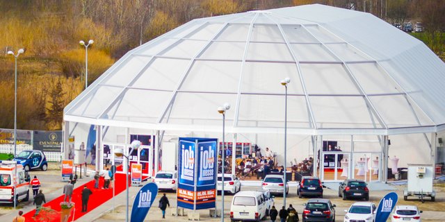 Der Eventpalast am Albrecht-Dürer-Airport in Nürnberg ist der ideale Veranstaltungsort. | Foto: © Barlag
