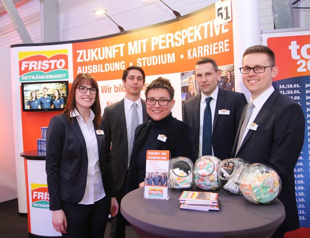 Viele Firmen aus der Region nutzen die Chance, mit potentiellen Nachwuchskräften ins Gespräch zu kommen. | Foto: © Barlag