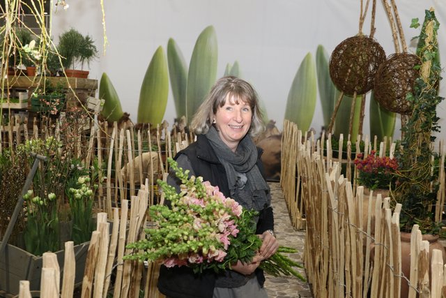 Beatrix Schaffranka in ihren Gartenwelten. | Foto: Udo Dreier