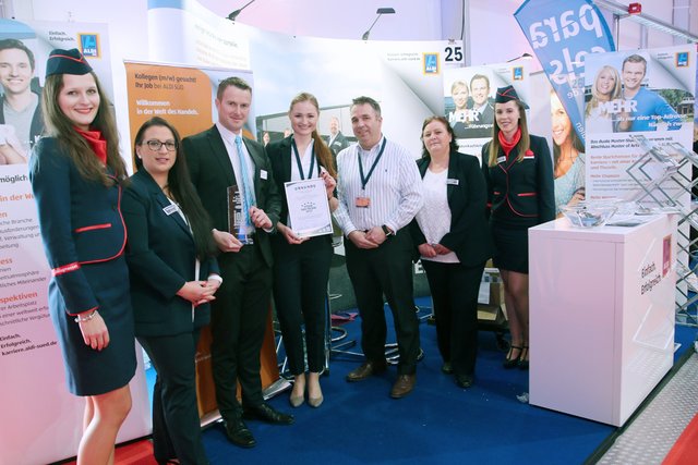 ALDI freut sich über den begehrten Aussteller-Award. | Foto: © Barlag