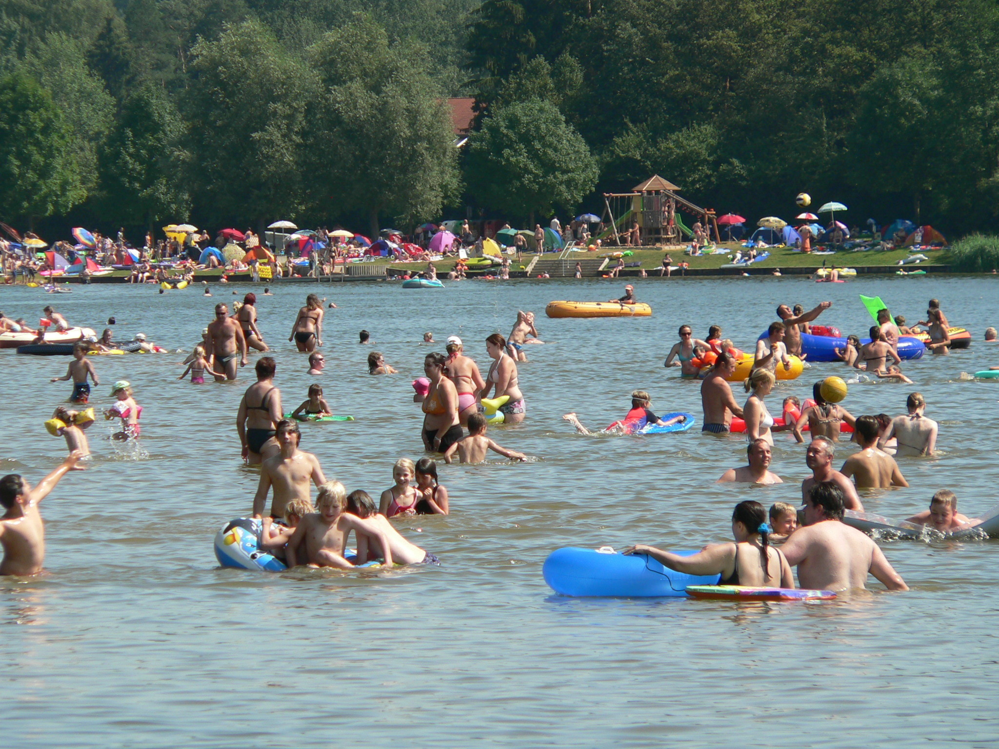 Der Rothsee mit seinen Angeboten bildet einen Schwerpunkt beim Infostand des Landkreises Roth auf der Freizeitmesse in Nürnberg.