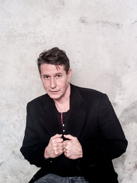 Andreas Rebers wird aufgrund seiner oft bitterbösen Satire auch gern als "Abrissbirne auf zwei Beinen bezeichnet. | Foto: Janine Guldener
