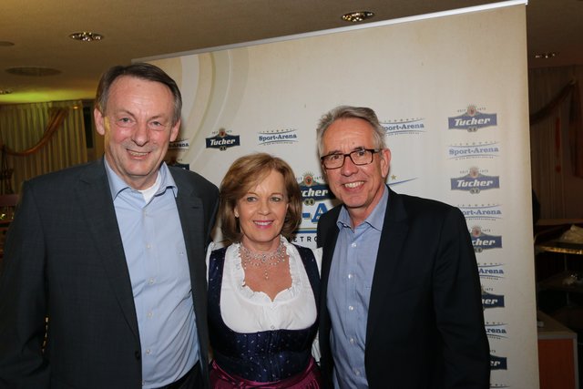 IHK Pressesprecher Dr. Kurt Hesse (r.) mit Gudrun und Josef Maiser. | Foto: © John R. Braun