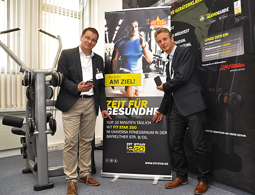 Im Bild (v.l.): Christian Wagner (Koordinator Gesundheitstag/BGM-Team uniVersa) und Markus Giegold (Geschäftsführer FIT STAR).