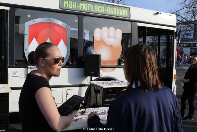 Anstoß für das Crowdfunding zur Umbenennung des Stadion Nürnberg in Max-Morlock-Stadion. Rund um das Heimspiel des FC Nürnberg gegen den Karlsruher SC fand ab 17 Uhr ein Kick-off Event im und am Stadion Nürnberg statt. Zum Crowdfunding-Start waren  verschiedene Aktionen rund um sowie im Stadion geplant. | Foto: Udo Dreier