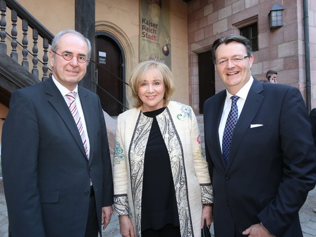 Regierungspräsident Dr. Thomas Bauer (l.), MdB Michael Frieser und Evi Kurz, Ludwig-Erhard-Initiativkreis Fürth. | Foto: © John R. Braun