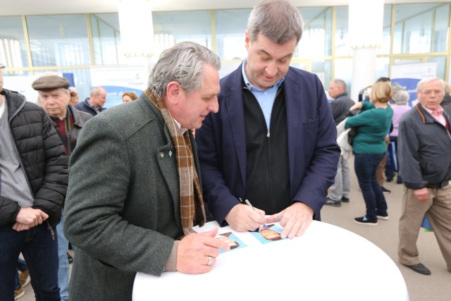 Viele Gäste und Besucher nutzten die Gelegenheit, hinter die Kulissen des Heimatministeriums zu blicken. | Foto: John R. Braun