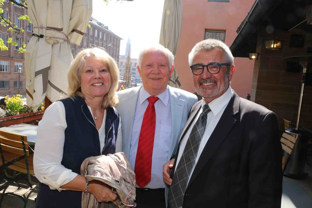Ex IG Metall-Vorstand Gerd Lobboda (r.) und Ex BR-TV-Redaktionsleiter Dr. Wolfgang Friedrich und Ehefrau Gerda.