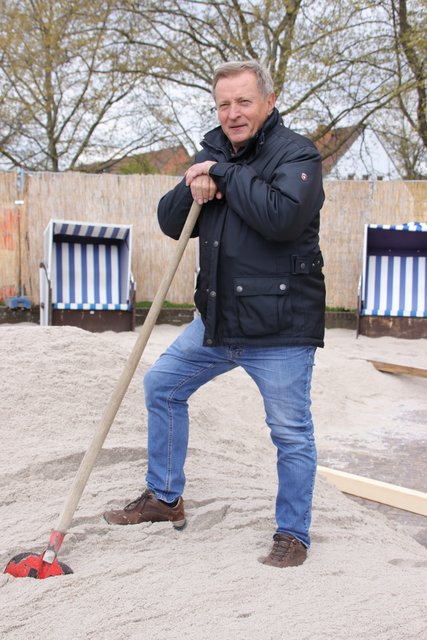 Man at work: Kurt Grauberger bei der Anlieferung des Kaolinsandes. | Foto: Nicole Fuchsbauer