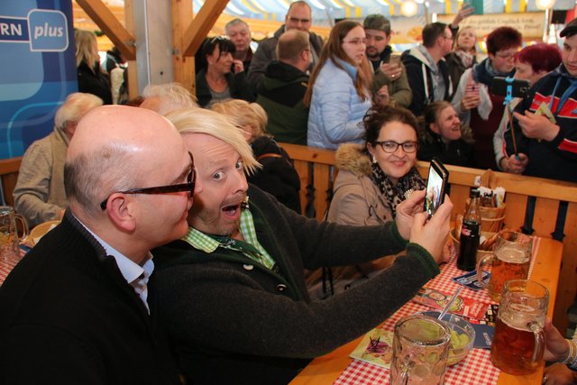 Ross Antonys stand für zahlreiche Selfies bereit. | Foto: John R. Braun