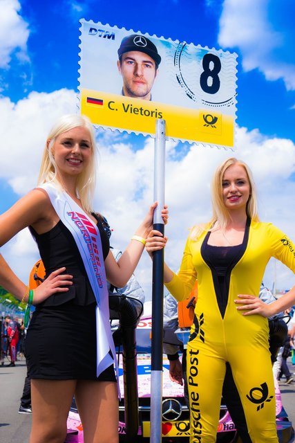 Die neue "Miss Norisring" darf natürlich auch als Grid-Girl in die Startaufstellung. Foto: © IKmedia