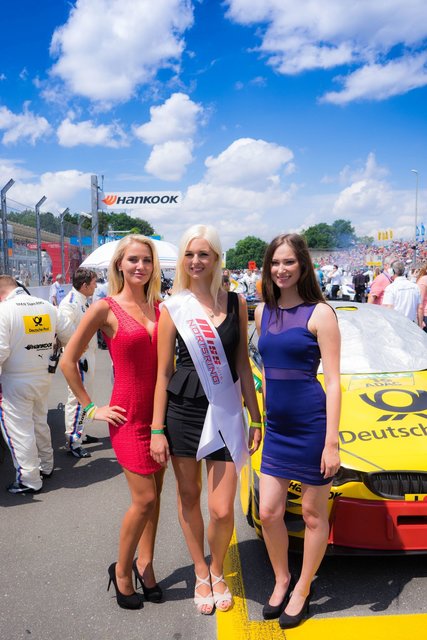 Für manche wurde die Wahl schon zum Sprungbrett: Julia Prokopy (links) wurde kurz darauf Miss Nürnberg und nahm an der TV-Kuppelshow "Der Bachelor" teil. Neben ihr "Miss Norisring" Isabell Zylka und Lara Hollweck. Foto: © IKmedia