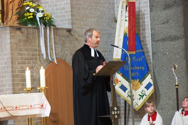 Pfarrer Bauer-Marks aus der ev. Gemeinde Mögeldorf