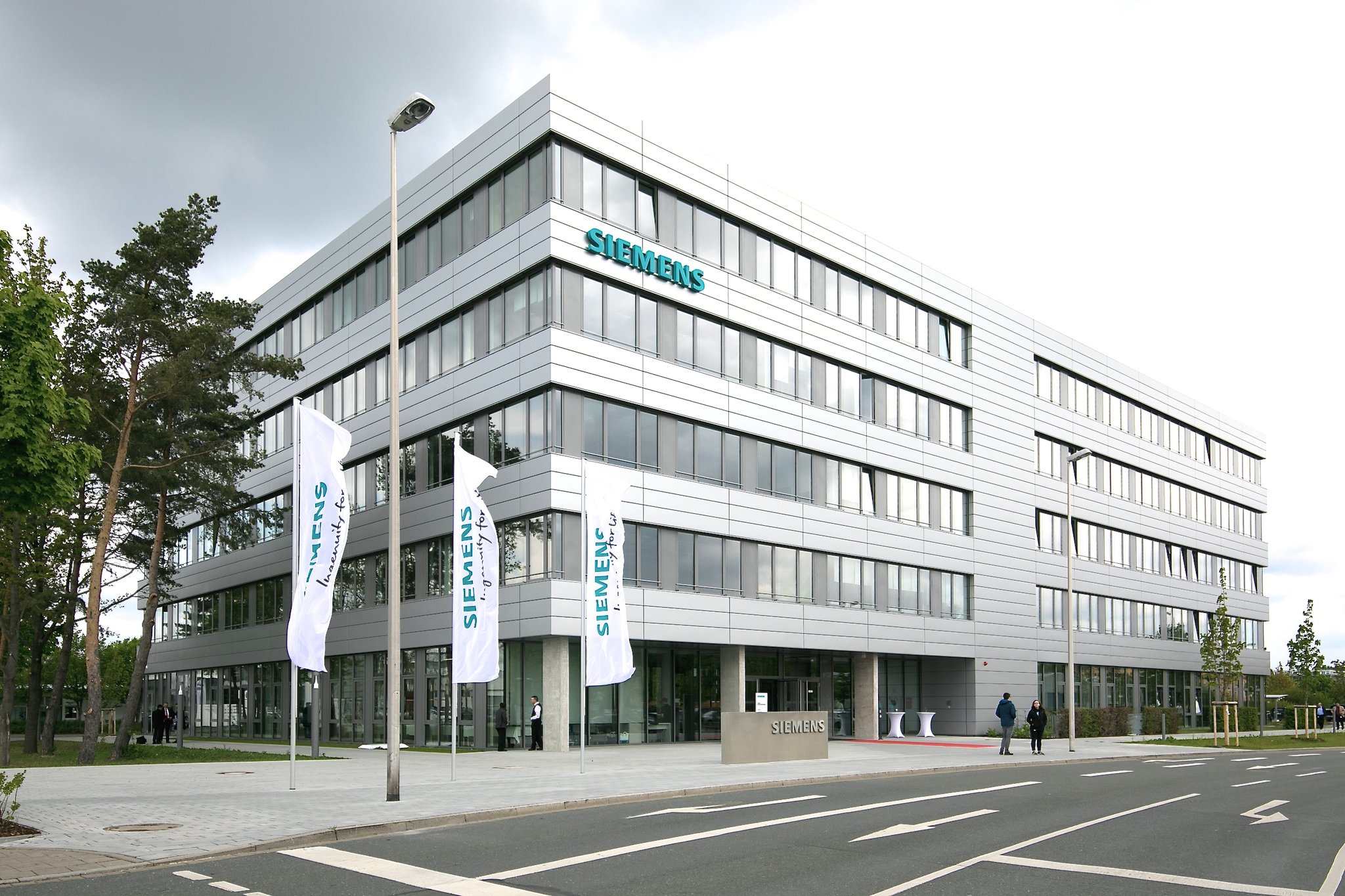 Neues Siemens Ausbildungzentrum Eingeweiht Erlangen Neues Siemens Ausbildungzentrum Eingeweiht Erlangen