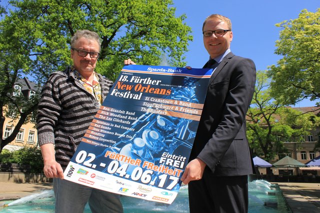 Thomas Schier (li.) und Sparda Bank-Vertreibsleiter Jörg Euerl sind voller Vorfreude auf das New Orleans Festival. Foto: Ebersberger