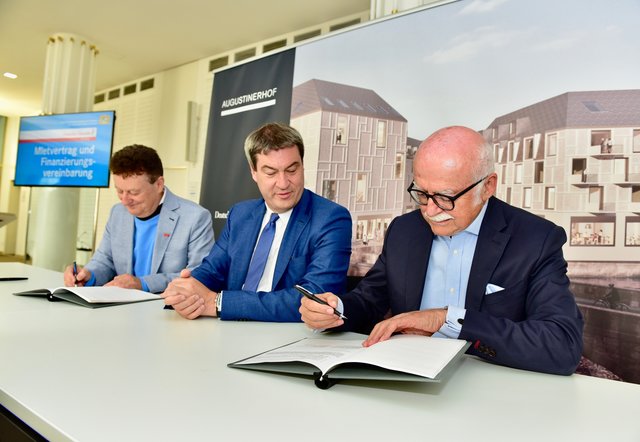 Bei der Vertragsunterzeichnung: Generaldirektor Prof. Dr. Wolfgang Heckl, Finanz- und Heimatminister Dr. Markus Söder und Investor Gerd Schmelzer. Foto: © Peter Maskow