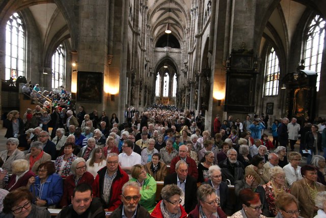 1700 Pilger in der Sebalduskirche. | Foto: Udo Dreier
