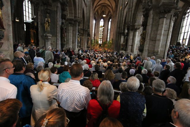 1700 Pilger in der Sebalduskirche. | Foto: Udo Dreier
