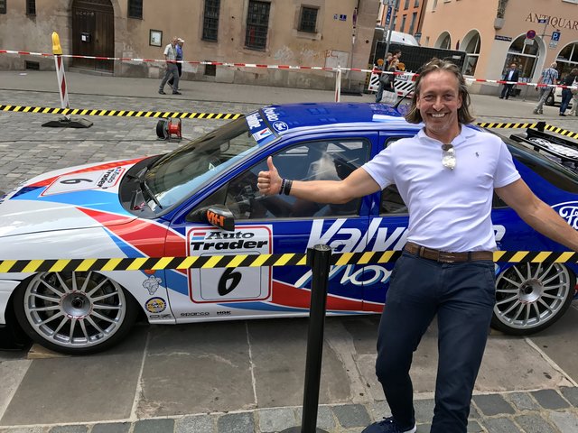 Begeisterter Motorsport-Fan: "Bratwurst Röslein"-Wirt Thomas Förster. Foto: © Peter Maskow