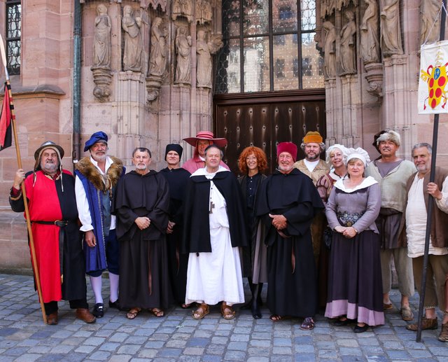 Die Langenzenner Theatergruppen spielen beim Reformationsfest Szenen aus ihrem aktuellen Stück ,,Luther". | Foto: Nicole Fuchsbauer
