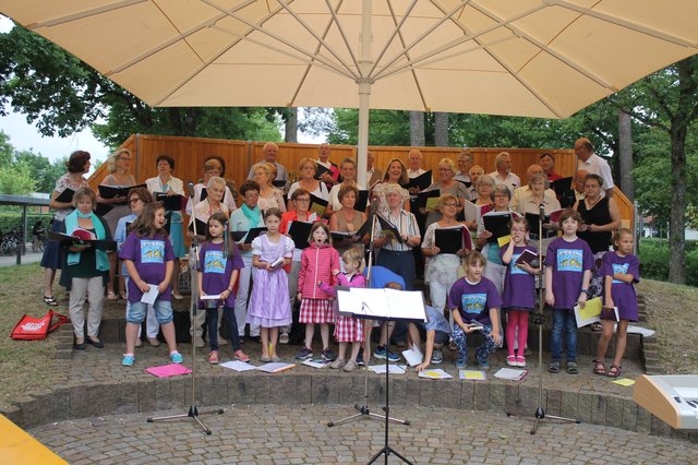 Die Chorgemeinschaft sang traditionelles und modernes Liedgut. | Foto: © Victor Schlampp