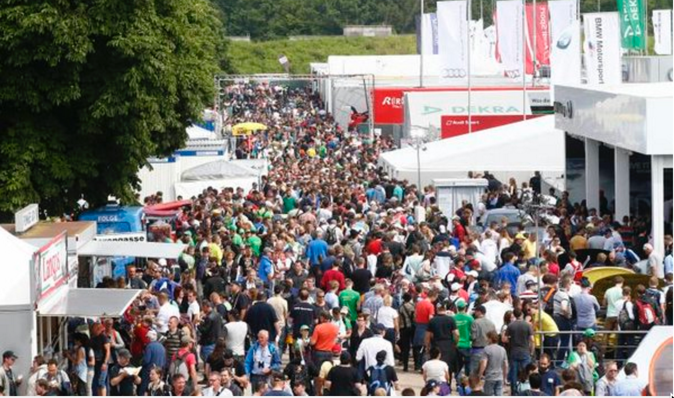 Volles Haus in Nürnberg während des Norisringrennens. Der MarktSpiegel verrät, wie Sie am schnellsten zur Rennstrecke kommen.