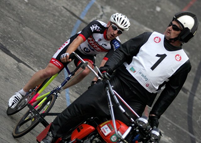 Der Bayerische Stehermeister Thomas Steger mit seinem Schrittmacher Thomas Ruder. Foto: © Manfred Marr