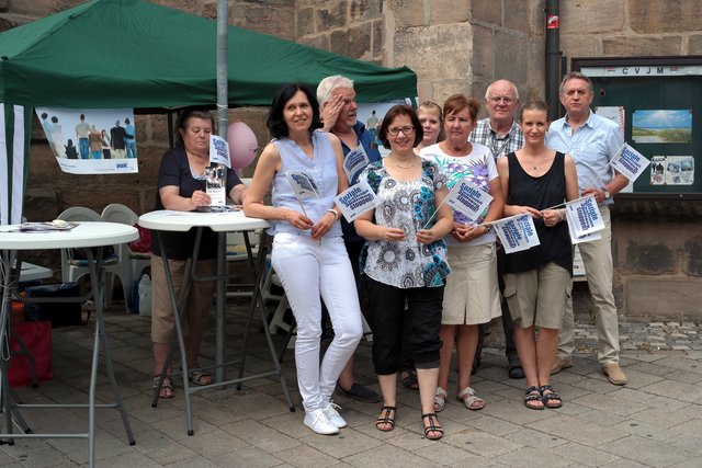 Mitglieder im VdK-Kreisverband Lauf-Hersbruck zusammen mit August Pohl, 3. v.r.