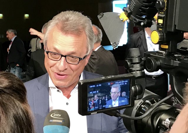 Peter Maskow BLM-Präsident Schneider eröffnet die 25. Lokalrundfunktage in Nürnberg ...