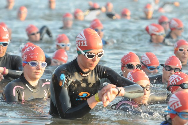 Um 6.30 Uhr fällt der Startschuss am Rothsee für die 3,8-Kilometer-Schwimmdistanz. | Foto: © Team Challenge