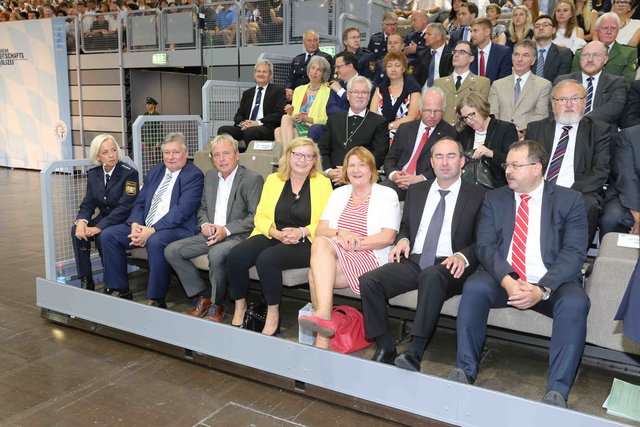 Neuer Rekord bei der Bayerischen Polizei: Bayerns Innenminister Joachim Herrmann vereidigt in Nürnberg 1.546 neue Polizistinnen und Polizisten. | Foto: Udo Dreier