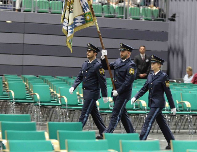 Neuer Rekord bei der Bayerischen Polizei: Bayerns Innenminister Joachim Herrmann vereidigt in Nürnberg 1.546 neue Polizistinnen und Polizisten. | Foto: Udo Dreier