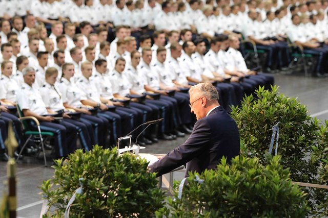 Neuer Rekord bei der Bayerischen Polizei: Bayerns Innenminister Joachim Herrmann vereidigt in Nürnberg 1.546 neue Polizistinnen und Polizisten. | Foto: Udo Dreier