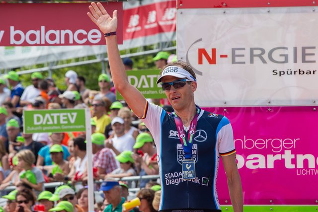 Das letzte Mal als Profi auf der Langdistanz, Timo Bracht (GER) beendet seine Karriere mit einem vierten Platz beim DATEV Challenge Roth 2017. | Foto: © TEAMCHALLENGE, Christoph Raithel