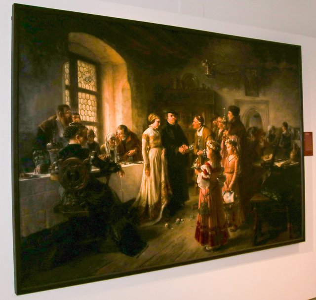 Kurze Zeit wird es zu sehen sein: Luthers Hochzeitsfeier (1525 zu Wittenberg, Konrad Weigand vor 1897) schlummerte bisher im Depot. | Foto: Nicole Fuchsbauer