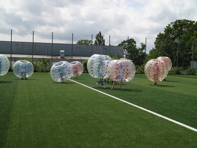 Fußball mit Aufprallschutz. Foto: Ebersberger