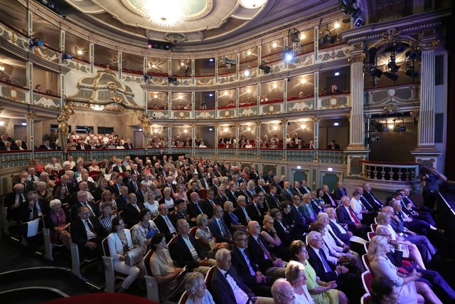 Das Erlanger Markgrafentheater bildete die prächtige Kulisse für die Festveranstaltung 100 Jahre Universitätsbund Erlangen-Nürnberg. Foto: © Kurt Fuchs