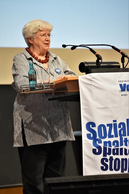 Frau Mascher bei ihrer kämpferischen Rede